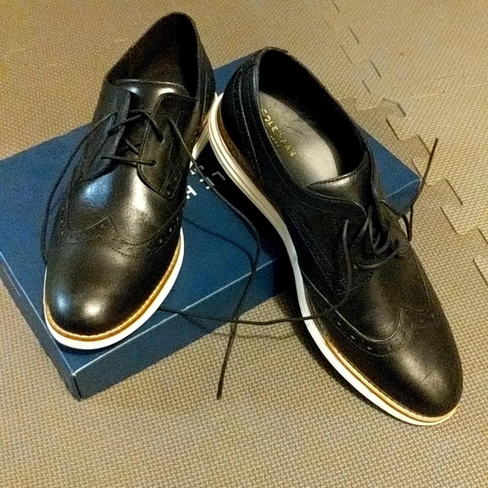 Cole Haan Women's OriginalGrand Wingtip Oxford 10 B